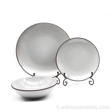 Set di stoviglie personalizzate reattive-glaze con bordo oro